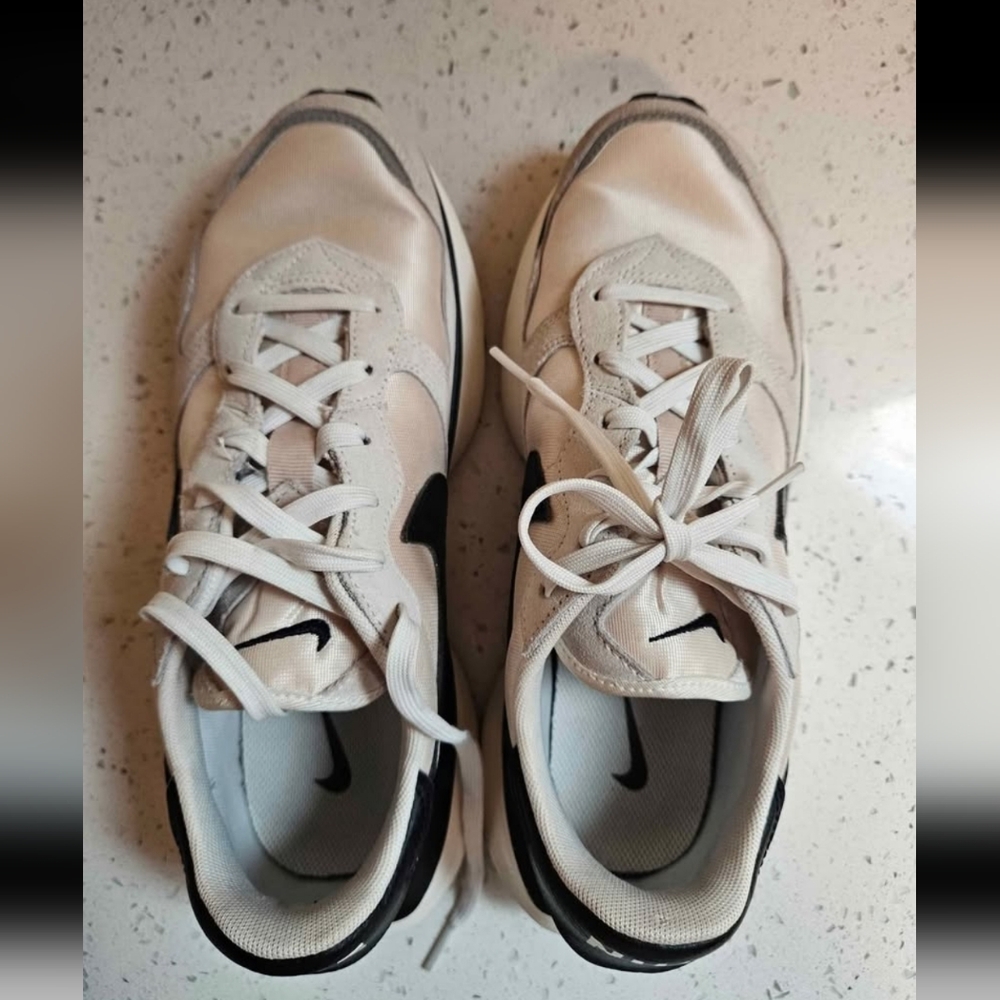 Women Nike Waffle Shoe Size 9 - Picture 6 of 7